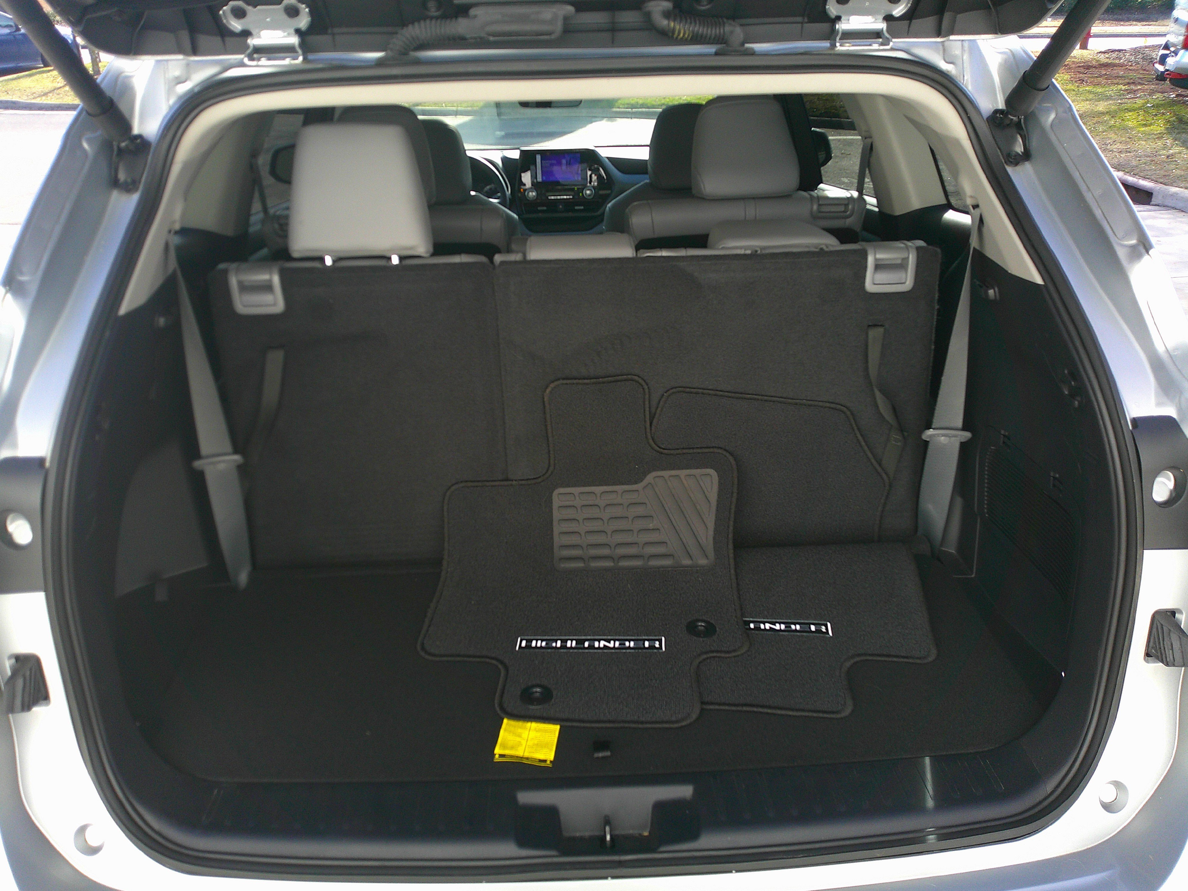 Used 2024 Toyota Highlander XLE image 34