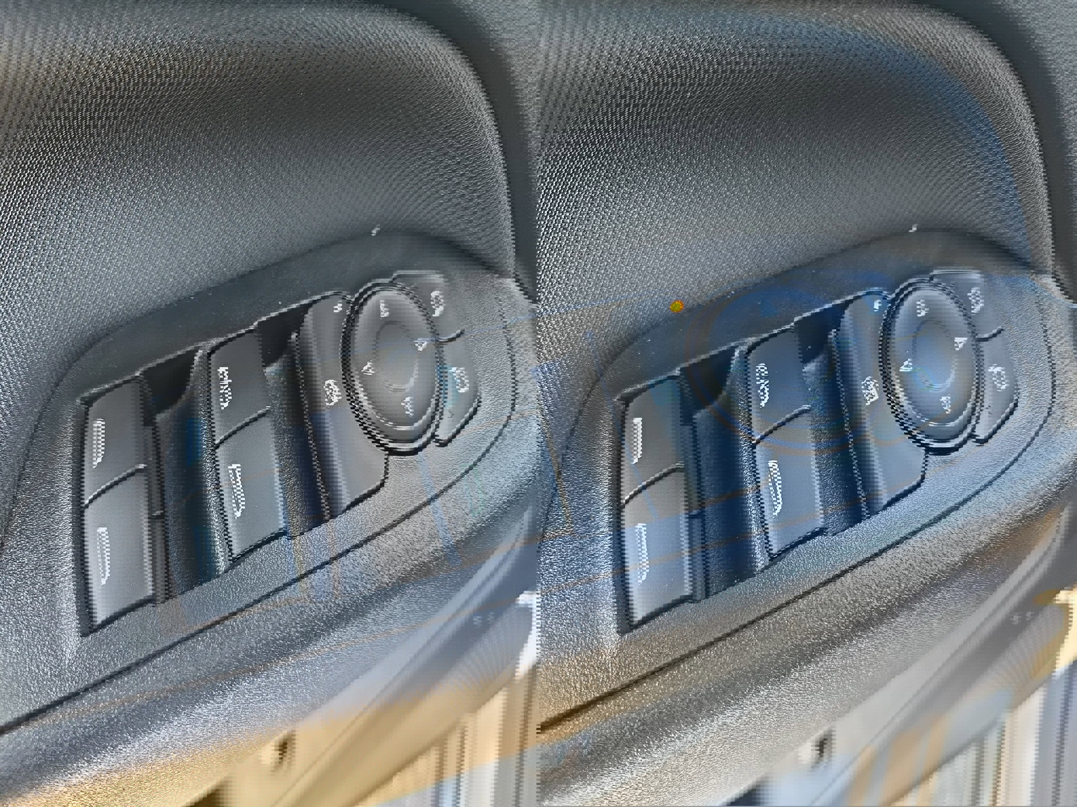 Used 2023 Chevrolet Equinox RS image 29