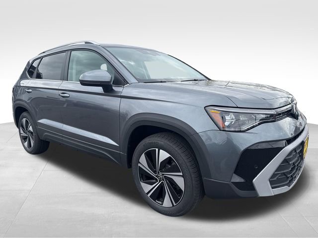 New 2026 Volkswagen Taos SE image 1