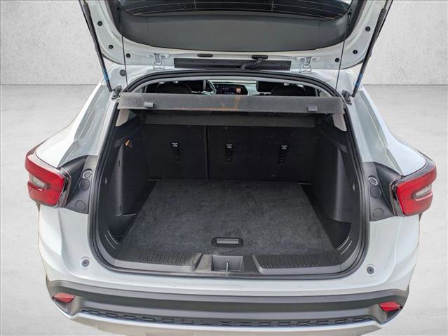 Used 2025 Chevrolet Trax LT image 6