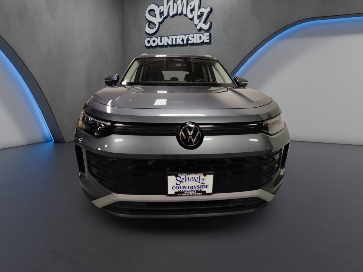 Used 2025 Volkswagen Tiguan S AWD/4WD image 2