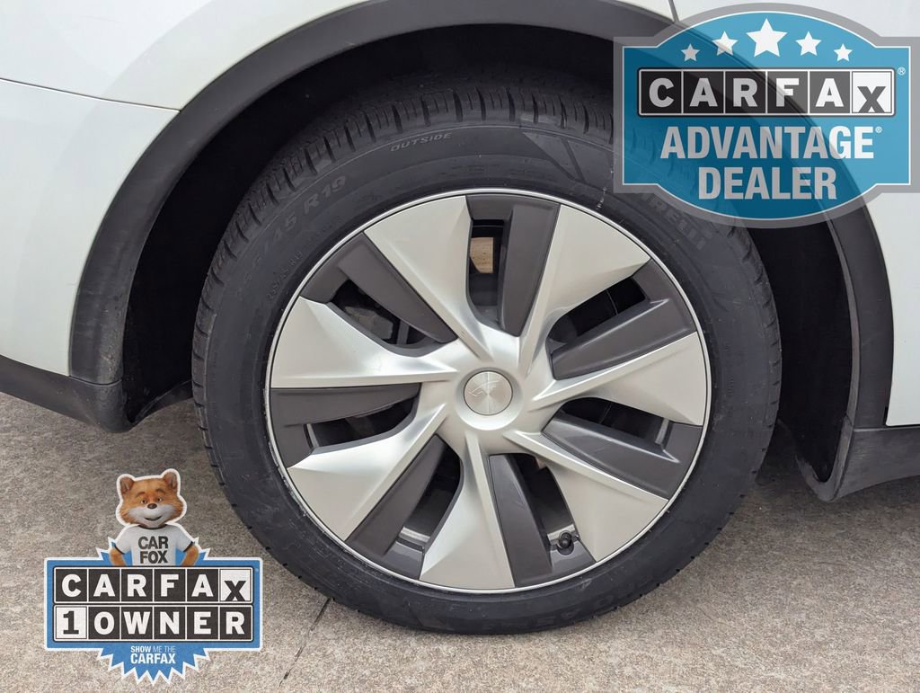 Used 2023 Tesla Model Y Performance AWD/4WD image 3