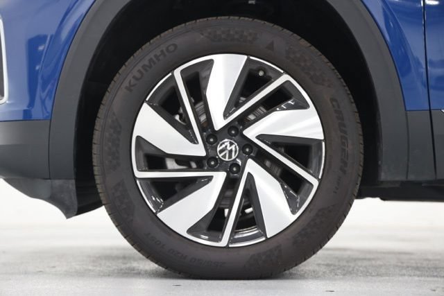 Used 2025 Volkswagen Atlas SEL AWD/4WD image 11
