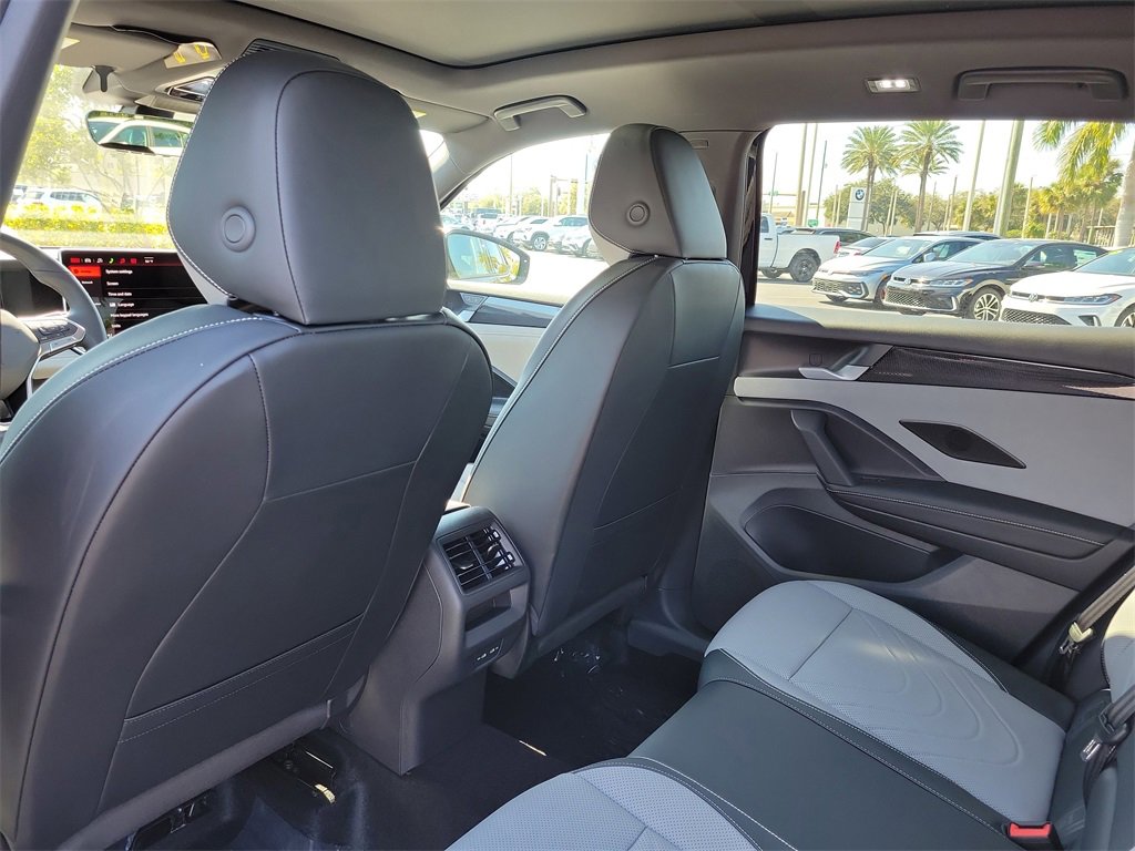 New 2026 Volkswagen Tiguan SE R-Line image 10