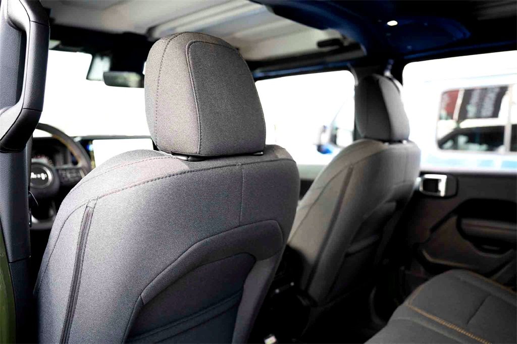 New 2024 Jeep Gladiator Sport image 19