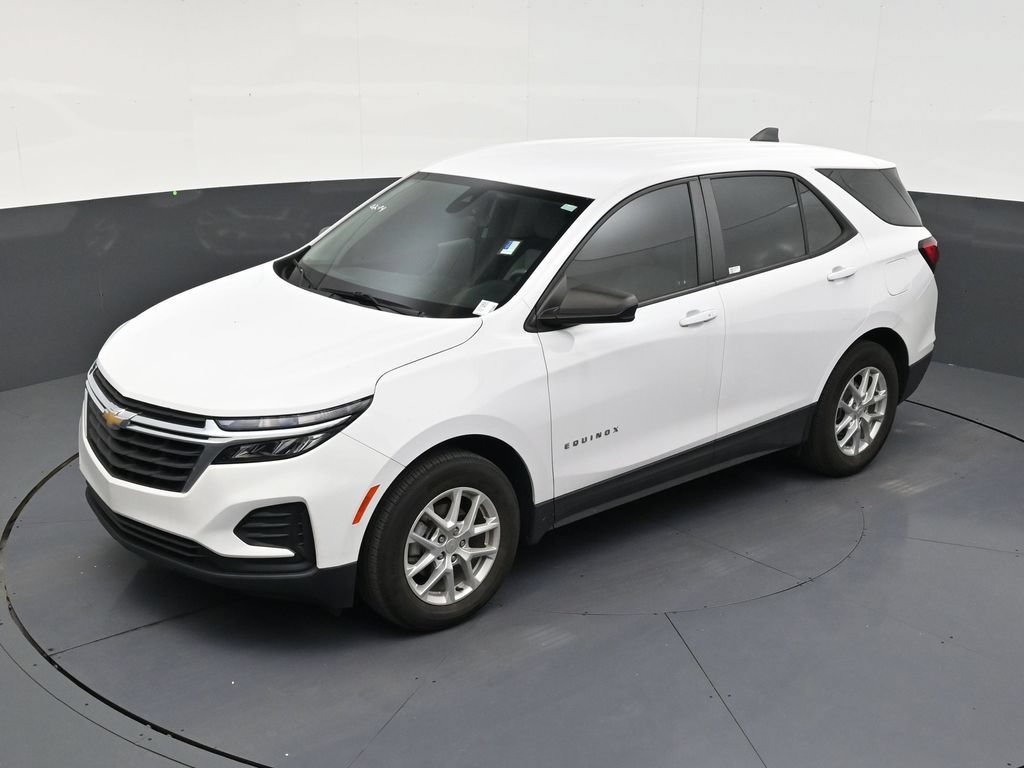 Used 2024 Chevrolet Equinox LS w/ Driver Confidence II Package FWD image 12
