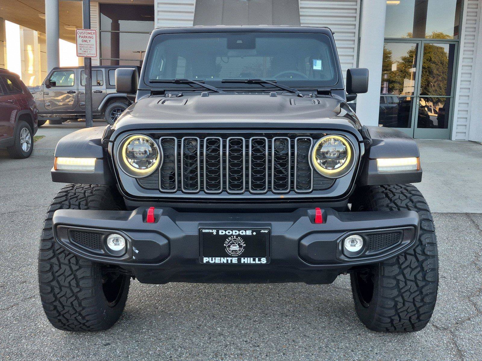 Certified 2025 Jeep Wrangler Unlimited Rubicon w/ Convenience Group AWD/4WD image 3