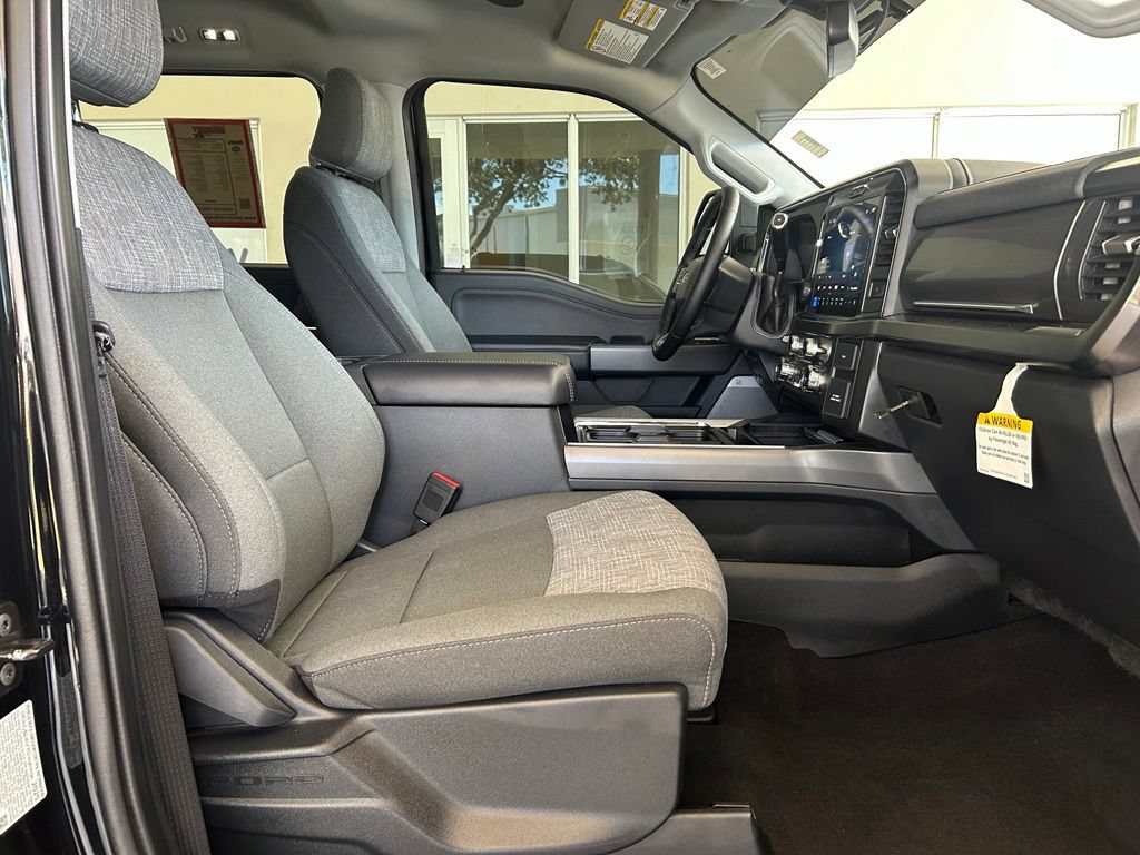 Used 2025 Ford F350 Lariat w/ Lariat Ultimate Package AWD/4WD image 26