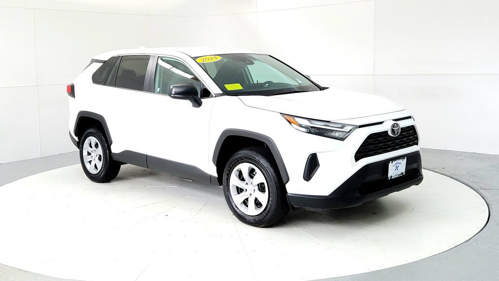 Used 2024 Toyota RAV4 LE AWD/4WD image 7