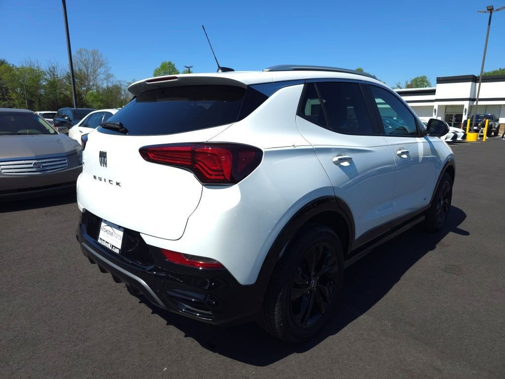 Used 2025 Buick Encore GX Sport Touring FWD image 5