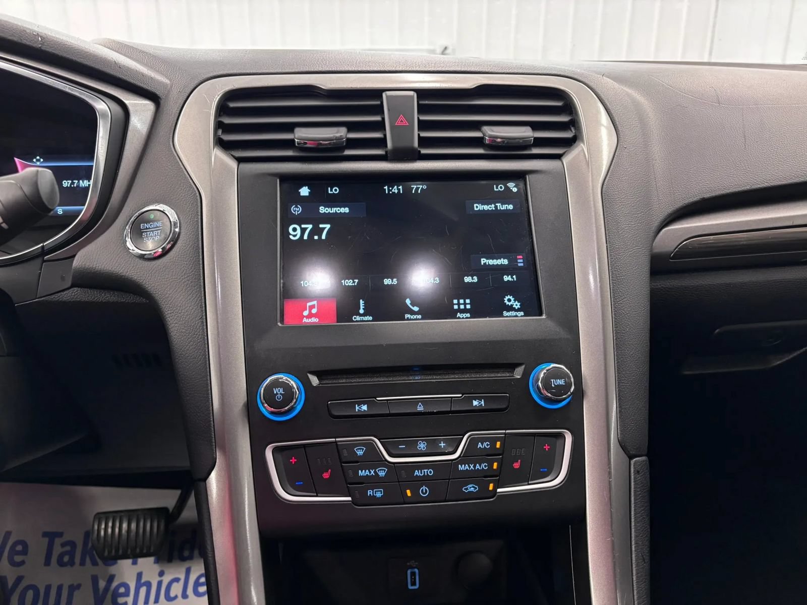 Used 2018 Ford Fusion SE w/ Fusion SE Technology Package FWD image 39