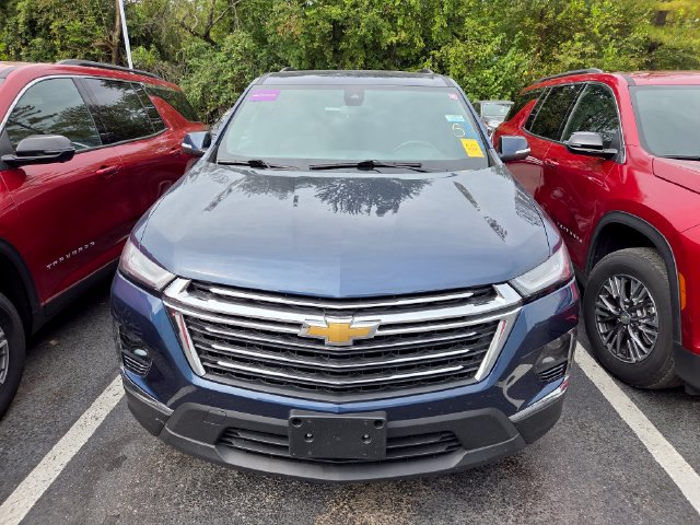 Used 2023 Chevrolet Traverse LT AWD/4WD image 2