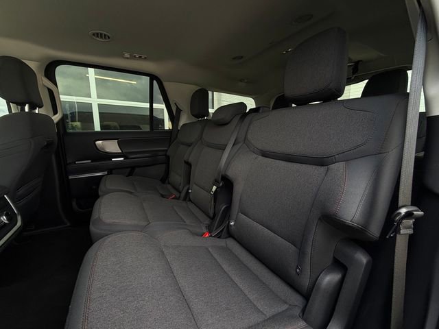 Used 2025 Ford Expedition Active RWD image 25