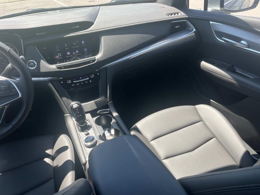 New 2026 Cadillac XT5 Luxury w/ LPO, ONYX Package FWD image 15