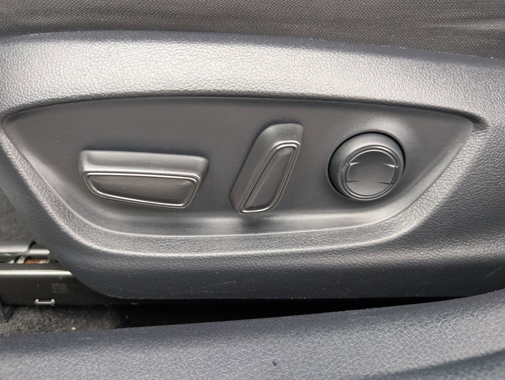 Used 2023 Toyota Camry LE AWD/4WD image 14