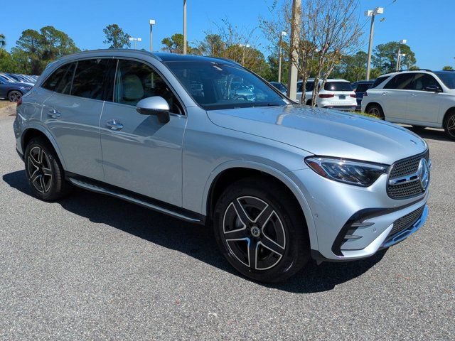 Used 2026 Mercedes-Benz GLC 300 image 2