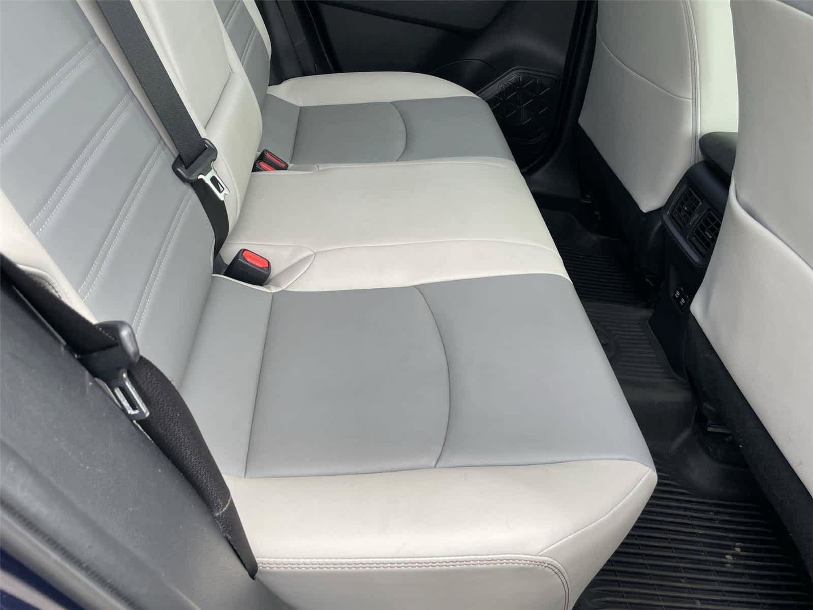 Used 2020 Toyota RAV4 XLE Premium AWD/4WD image 15