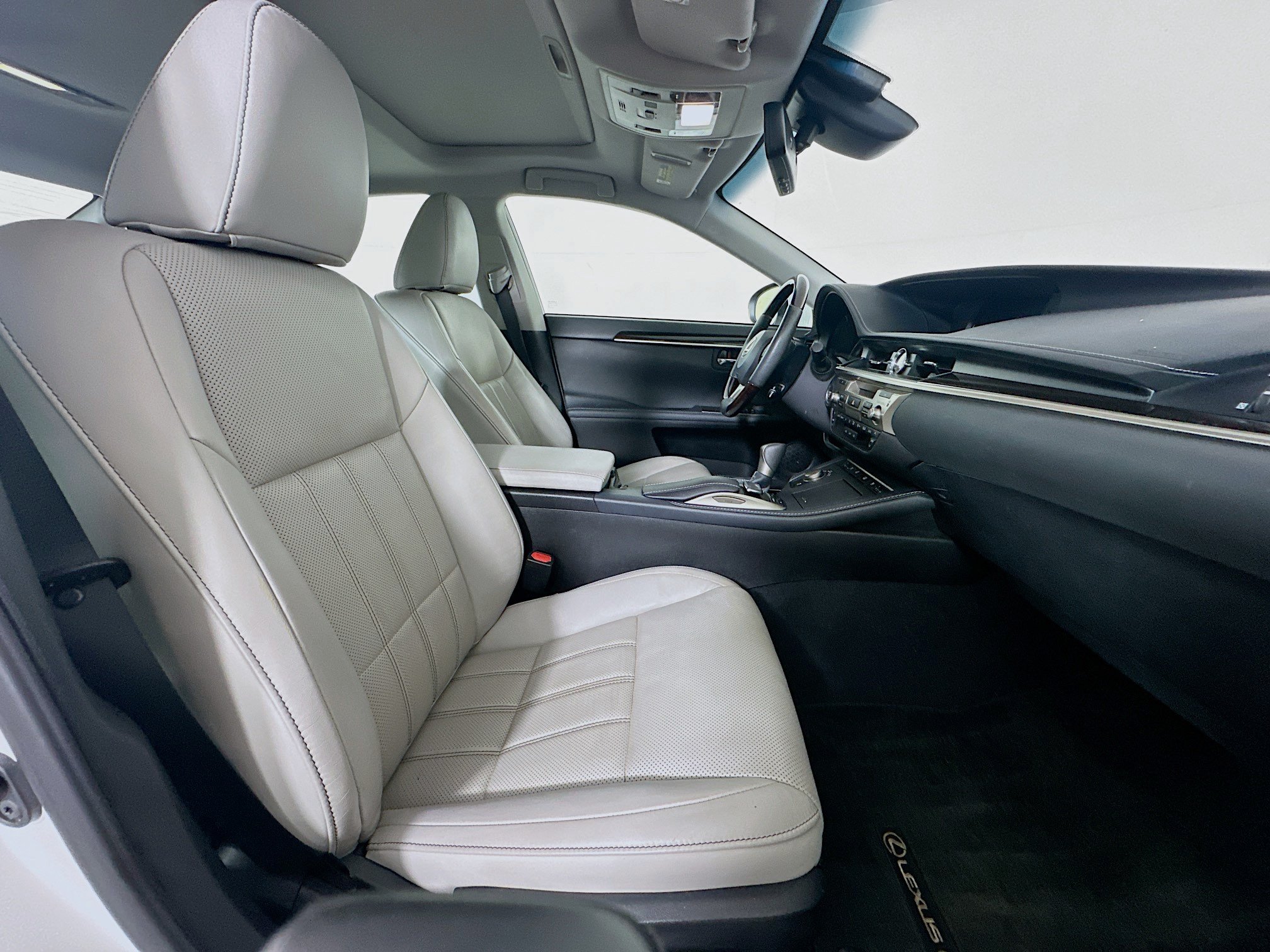Used 2018 Lexus ES 350 w/ Luxury Package w/Wood Trim FWD image 32