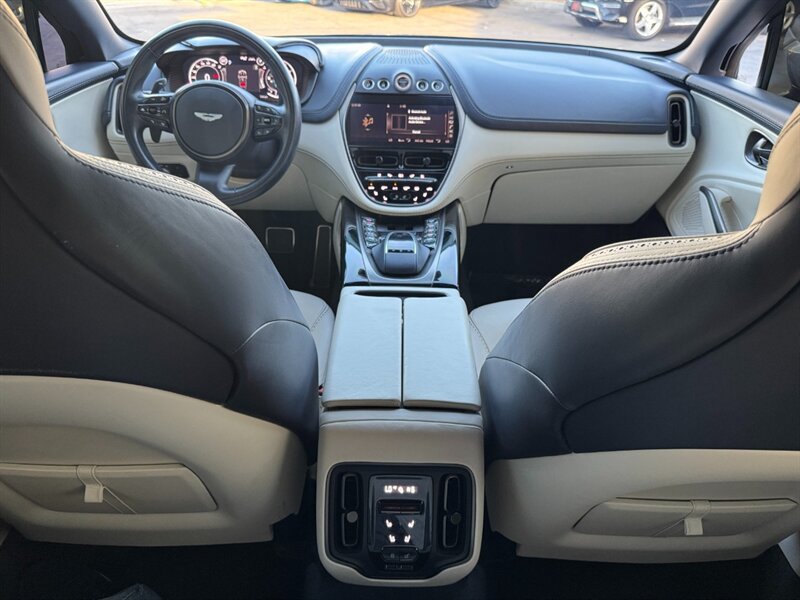 Used 2022 Aston Martin DBX AWD/4WD image 29