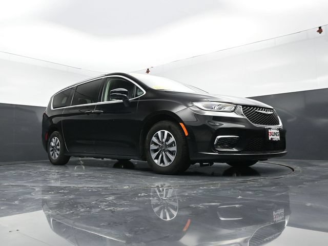 Used 2024 Chrysler Pacifica Limited FWD image 54