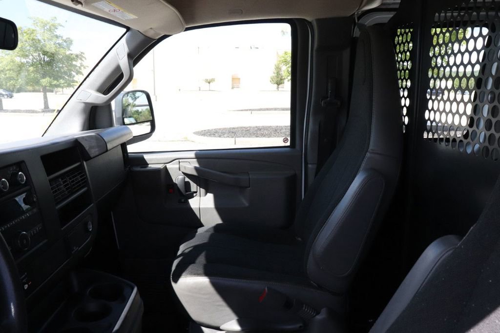Used 2024 GMC Savana 2500 w/ Driver Convenience Package image 10
