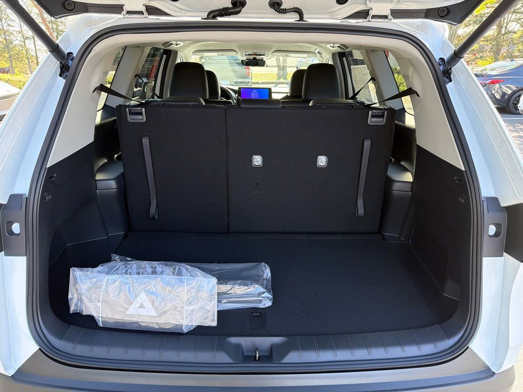 Used 2026 Toyota Grand Highlander XLE image 18