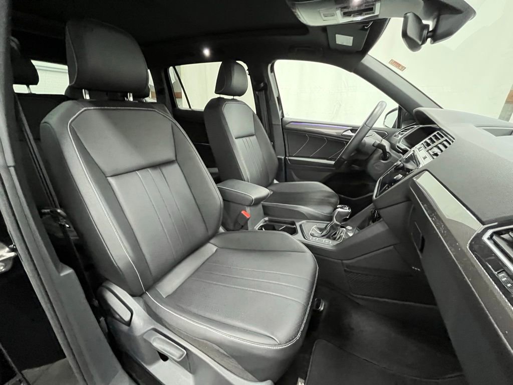 Certified 2024 Volkswagen Tiguan SE R-Line FWD image 13