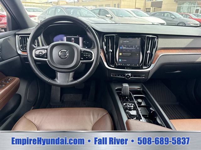 Used 2025 Volvo V60 B5 Cross Country Plus AWD/4WD image 15
