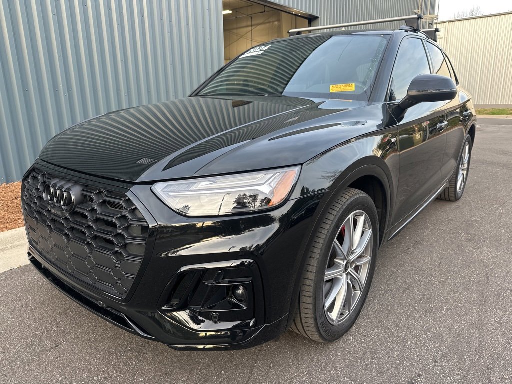 Used 2024 Audi Q5 e Premium Plus w/ Premium Plus Package image 9