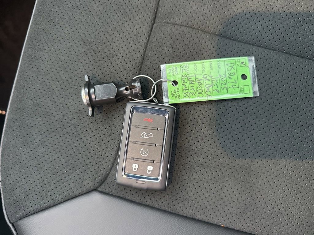 New 2025 Jeep Grand Cherokee Altitude AWD/4WD image 33