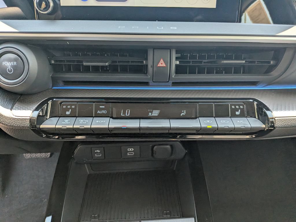 Used 2023 Toyota Prius XLE FWD image 19