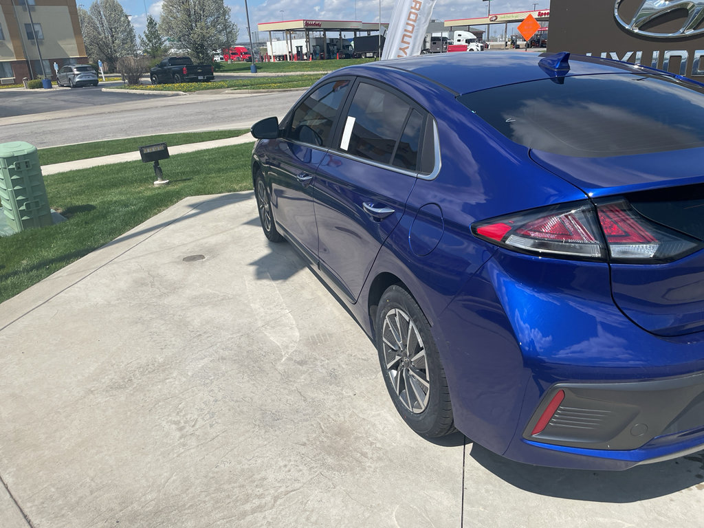 Used 2021 Hyundai Ioniq Limited FWD image 3