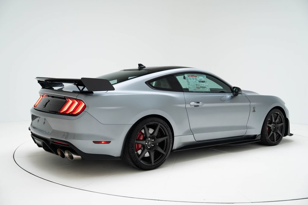 Used 2022 Ford Mustang Shelby GT500 w/ Carbon Fiber Track Pack RWD image 3