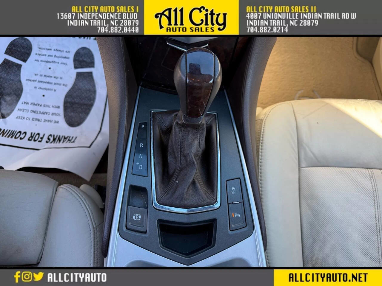 Used 2010 Cadillac SRX Premium image 27