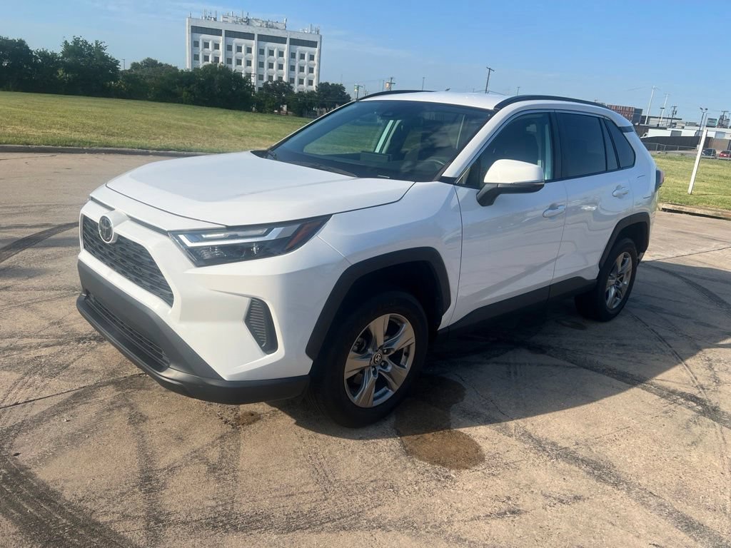 Used 2023 Toyota RAV4 XLE AWD/4WD video 1