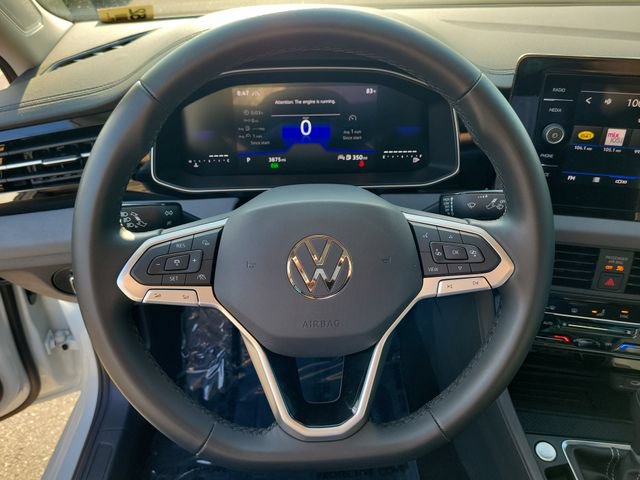 Used 2026 Volkswagen Jetta SE FWD image 18
