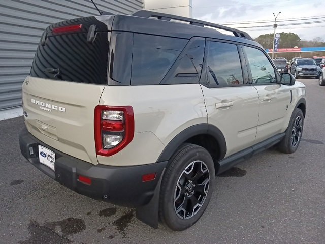 New 2025 Ford Bronco Sport Outer Banks image 3
