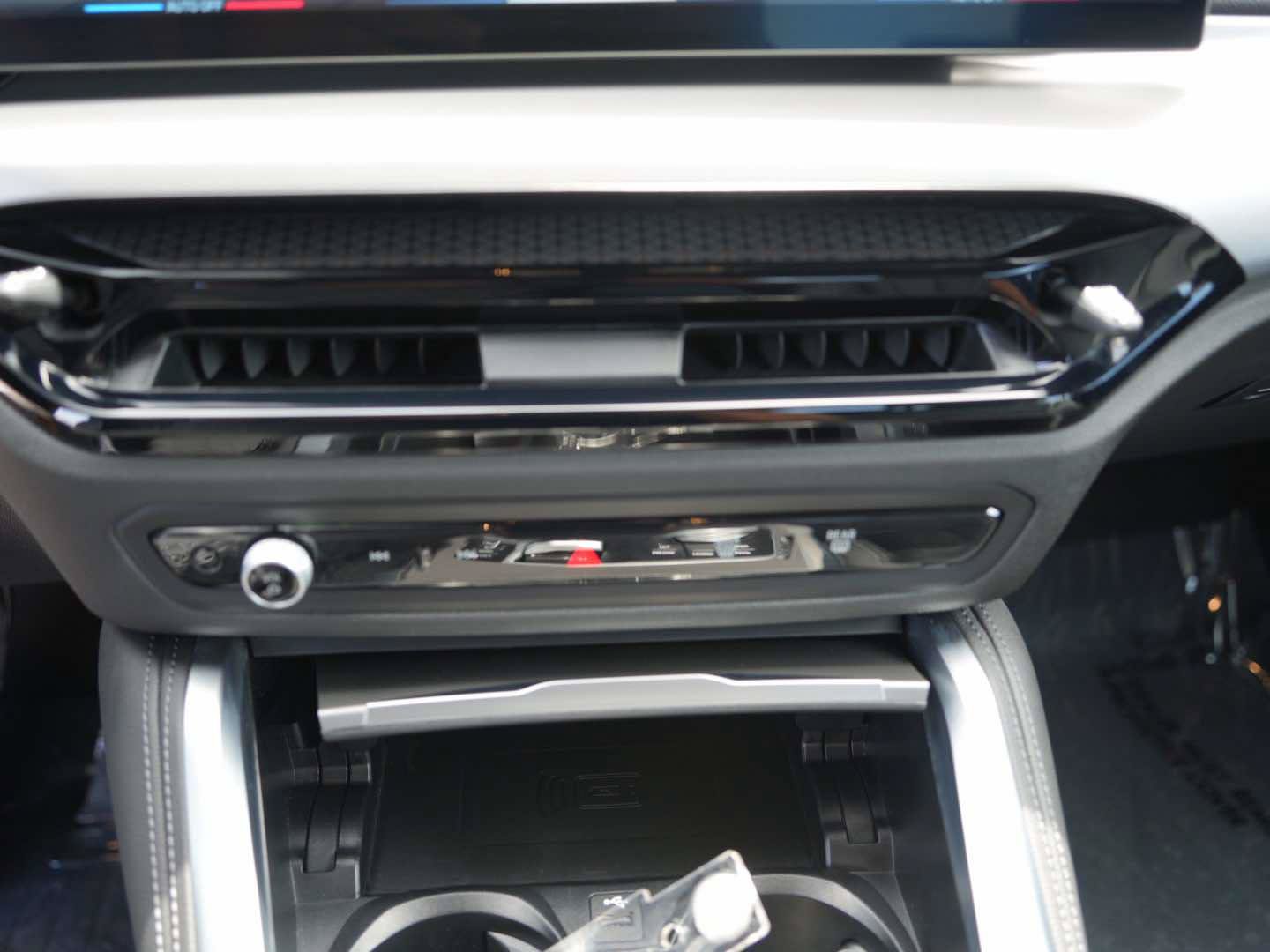 Used 2025 BMW M240i xDrive Coupe w/ Premium Package AWD/4WD image 16