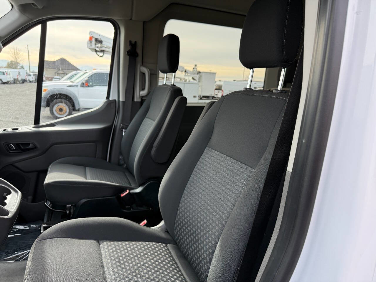 Used 2023 Ford Transit 350 XLT image 17