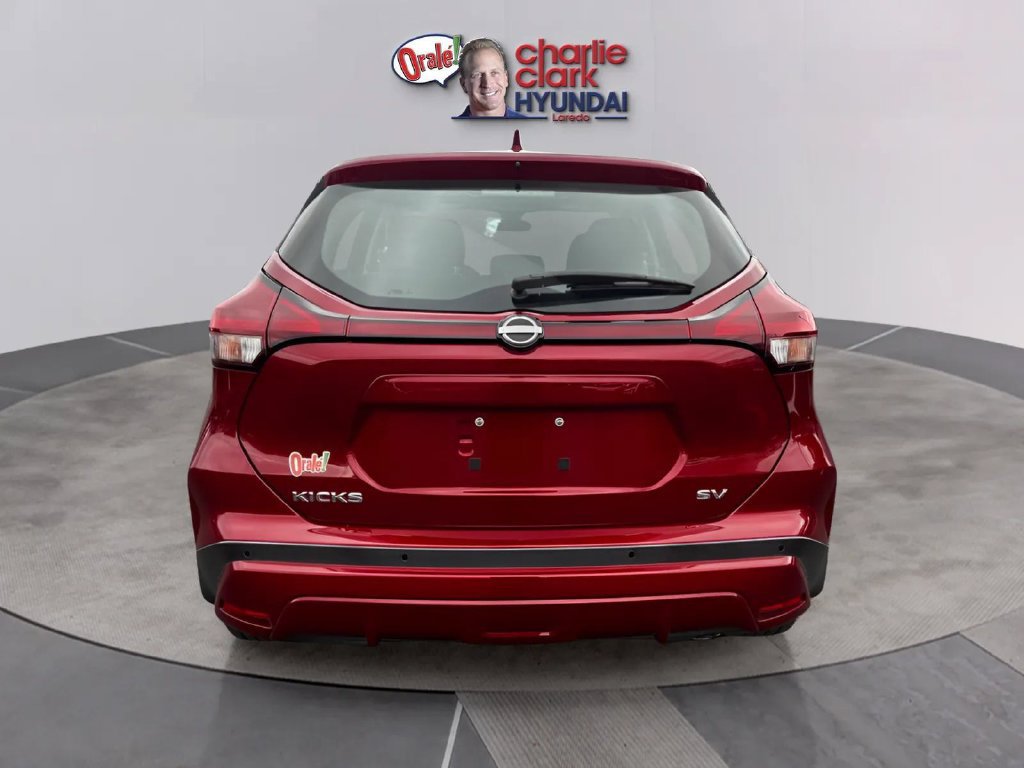 Used 2022 Nissan Kicks SV FWD image 4