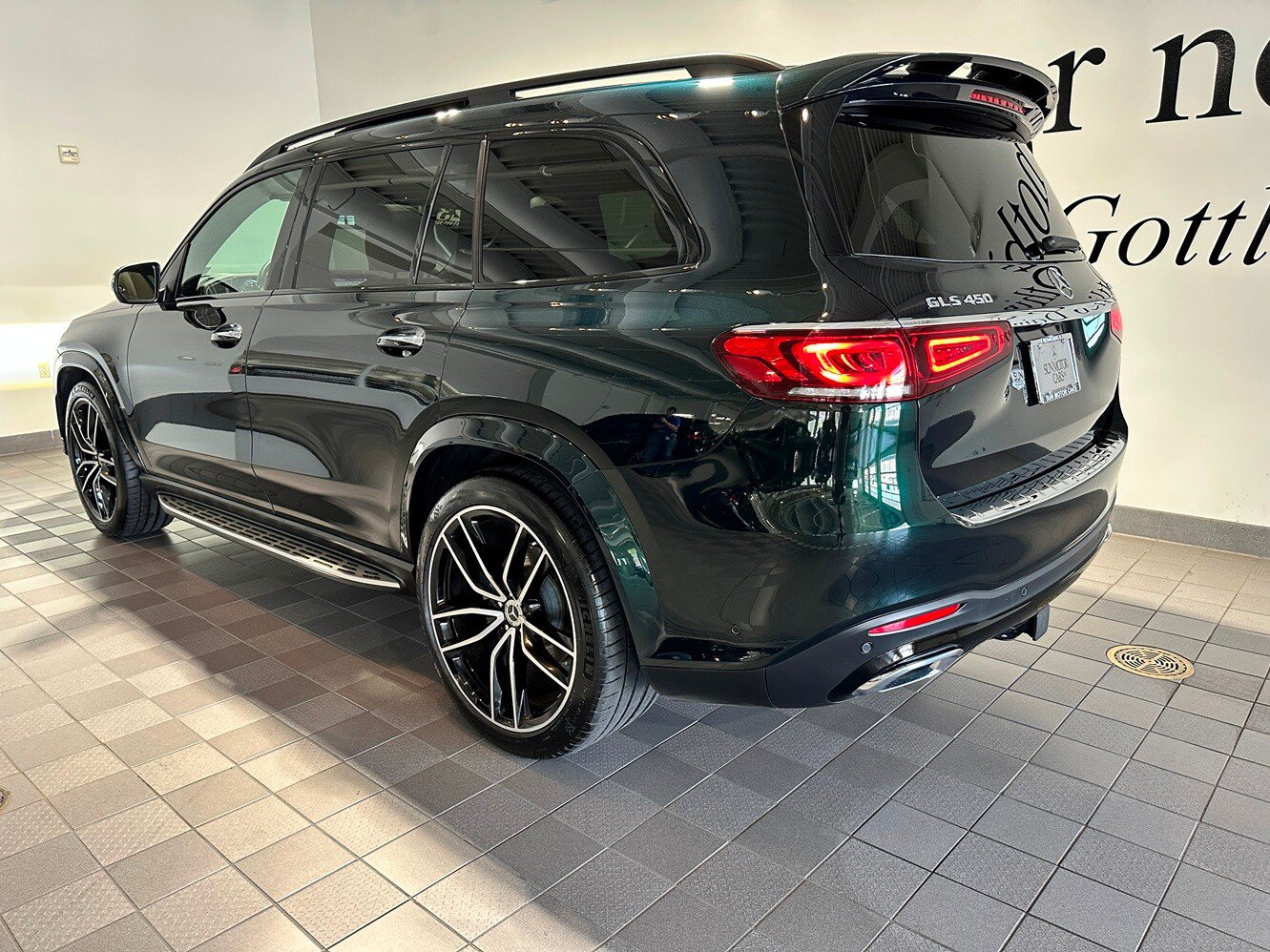 Used 2023 Mercedes-Benz GLS 450 4MATIC image 6