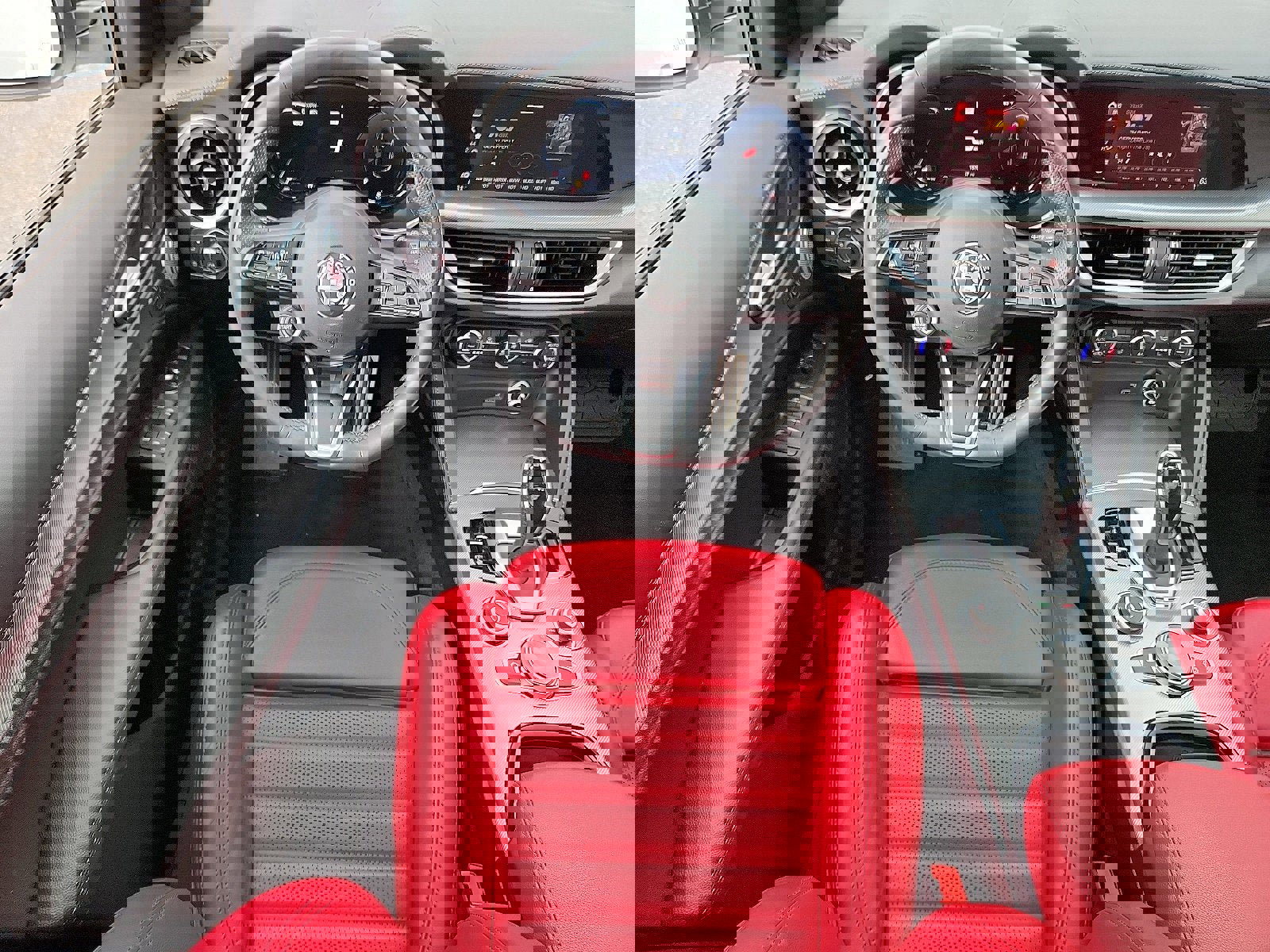 Used 2024 Alfa Romeo Stelvio Veloce image 12