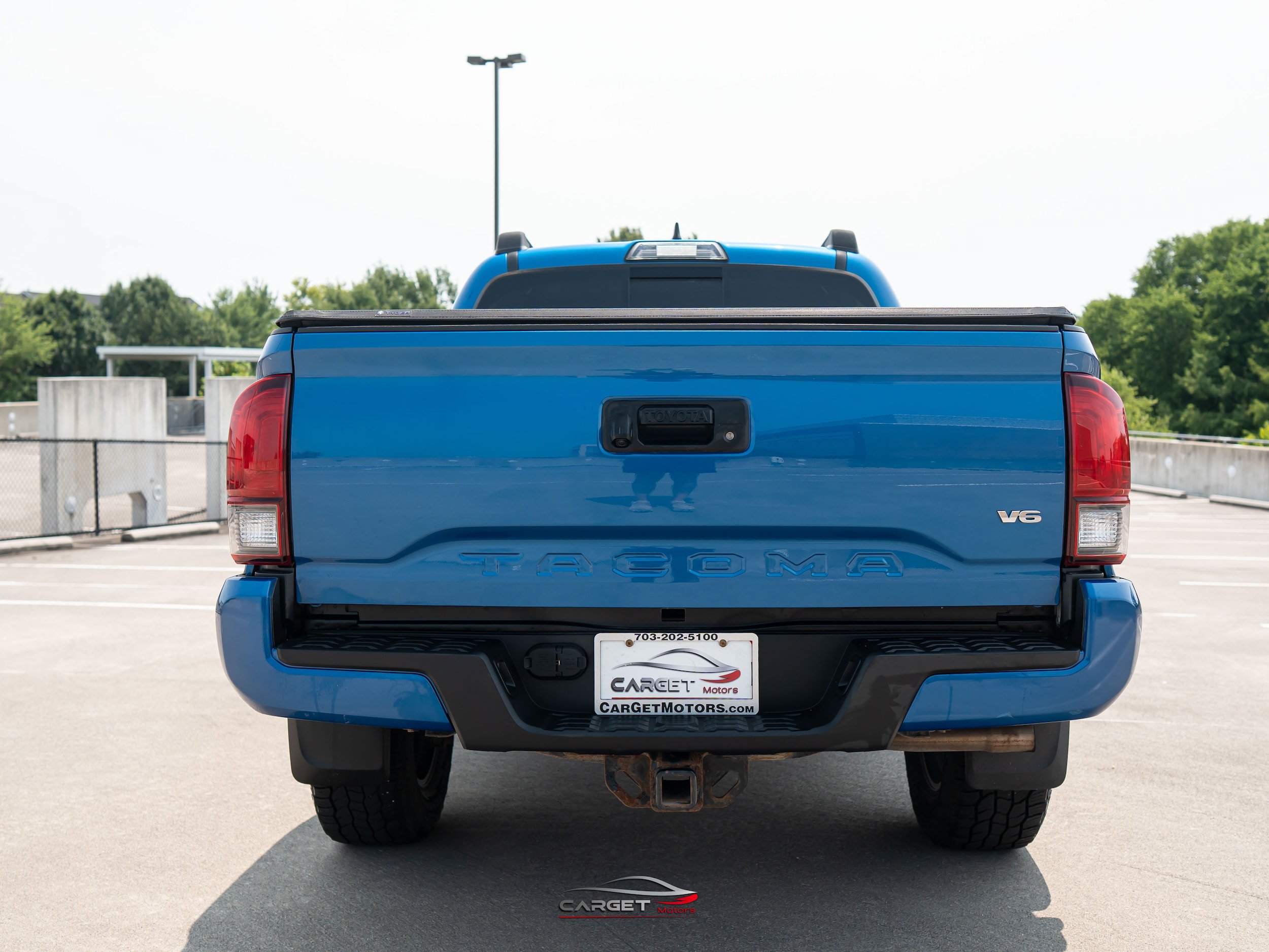 Used 2018 Toyota Tacoma TRD Sport AWD/4WD image 6