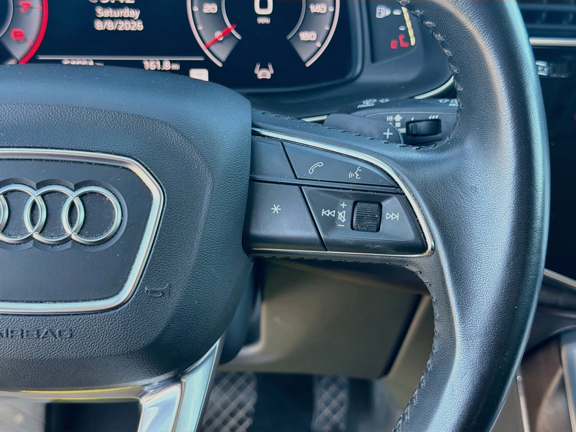 Used 2019 Audi Q8 Premium Plus AWD/4WD image 39