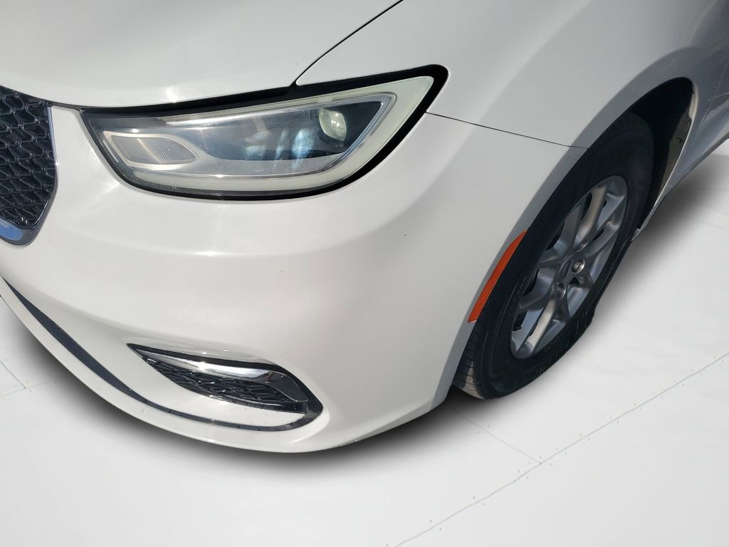 Used 2021 Chrysler Pacifica Touring image 25