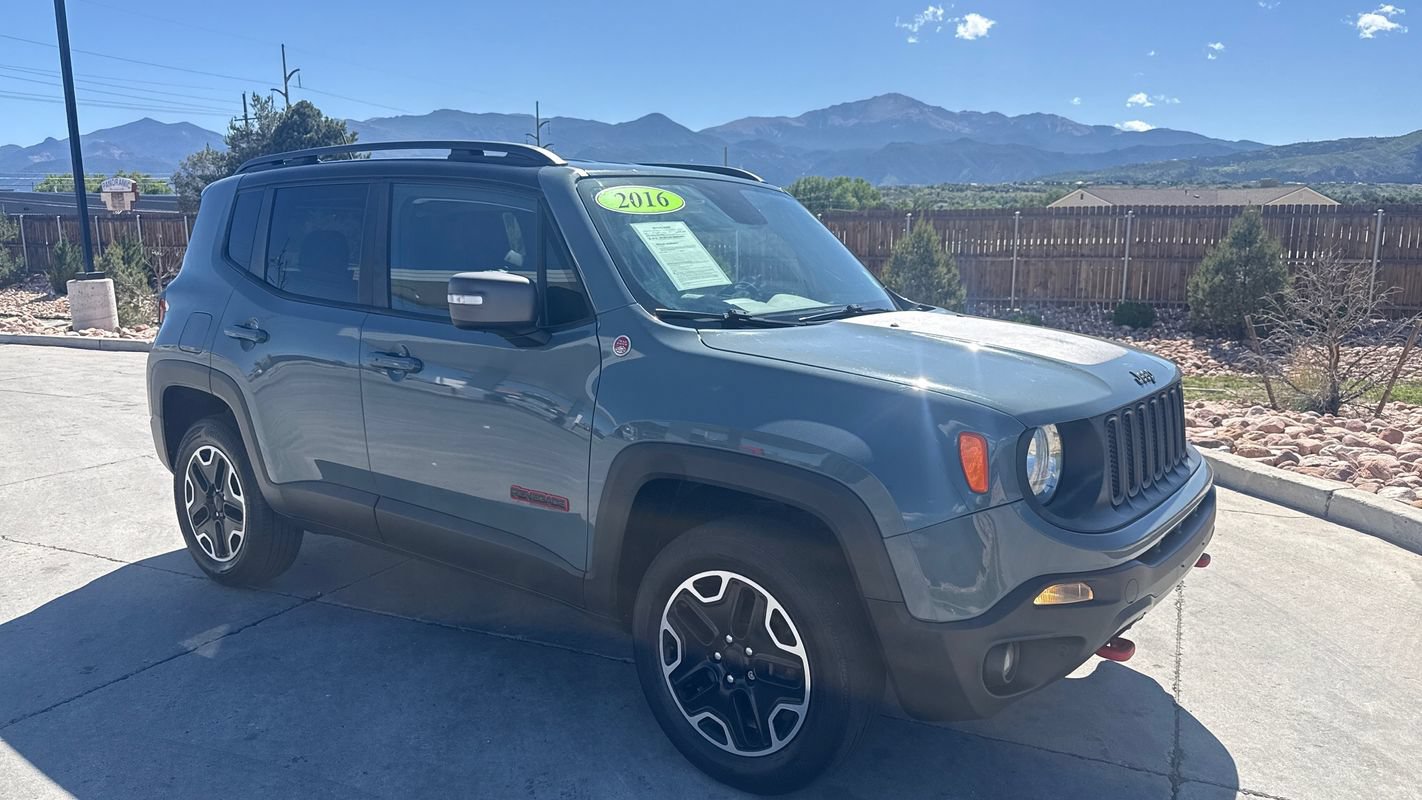 Used 2016 Jeep Renegade Trailhawk AWD/4WD image 19