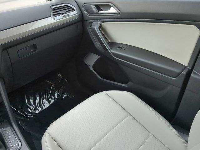 Certified 2021 Volkswagen Tiguan SE image 15