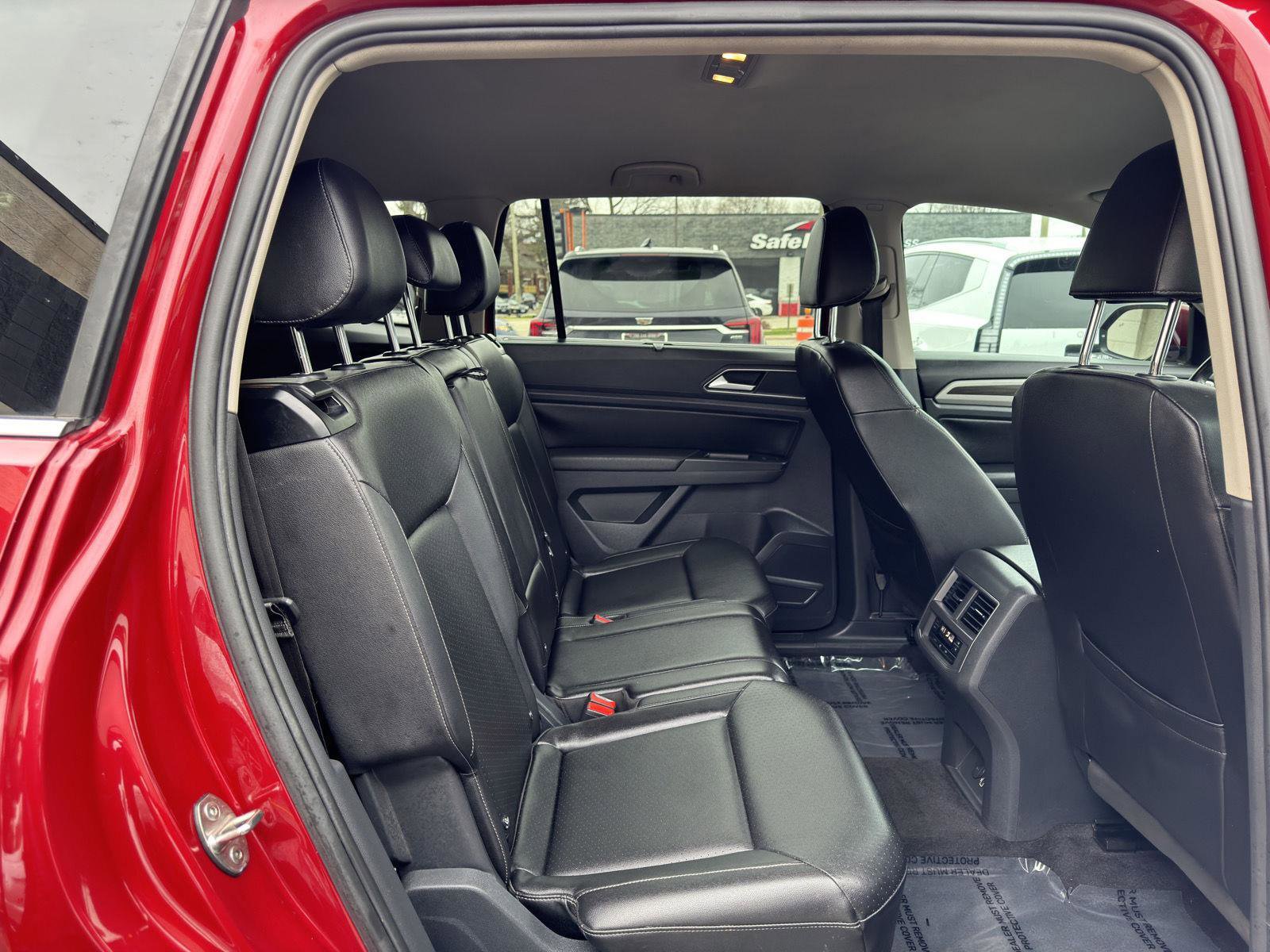 Used 2018 Volkswagen Atlas SE image 30