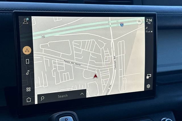 Used 2023 Land Rover Defender 130 SE image 18