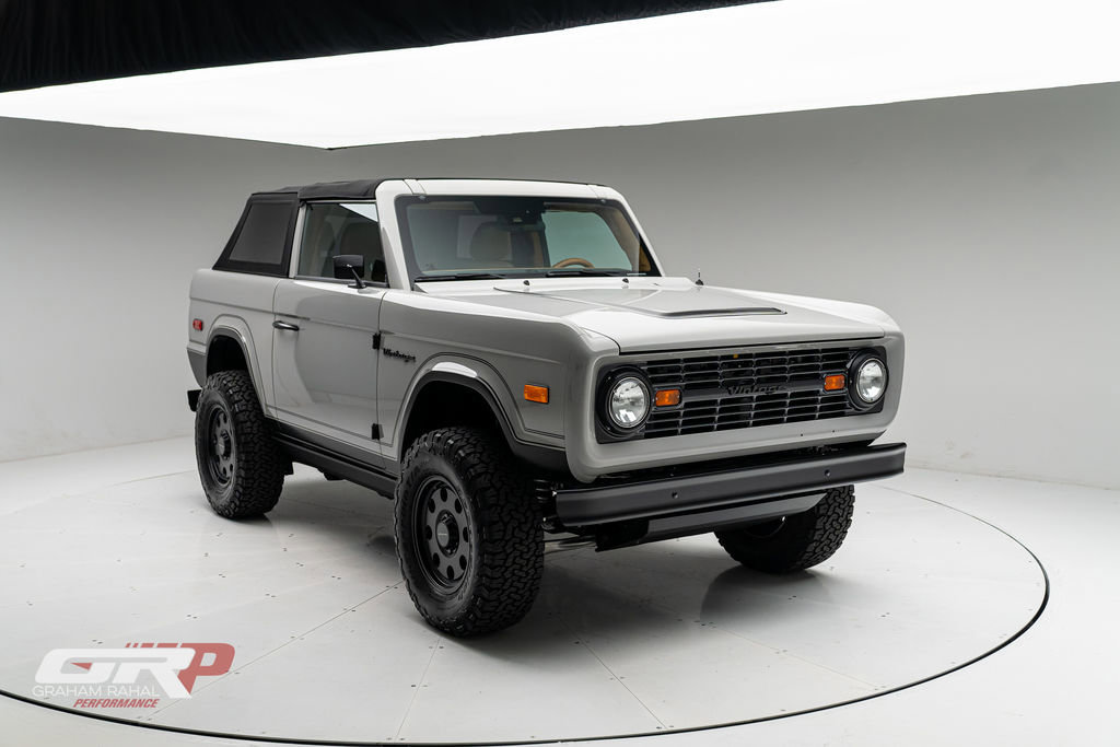 Used 2025 Ford Bronco Badlands image 1